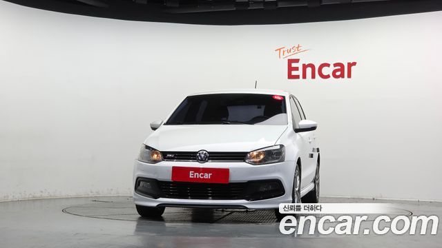 Volkswagen Polo 1.4 TDI R-Line 5th 2015 — фото 3