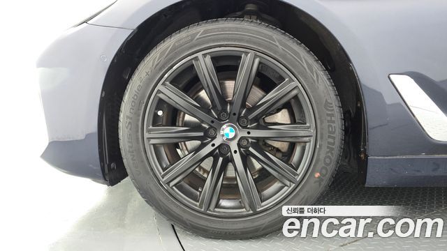 BMW 5 Series (G30) 520i Luxury 2018 — фото 5