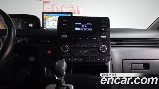 Hyundai Staria Cargo 3-Seater Modern 2023 — фото 18