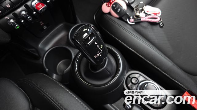 MINI Cooper Classic Plus 3rd 2024 — фото 9