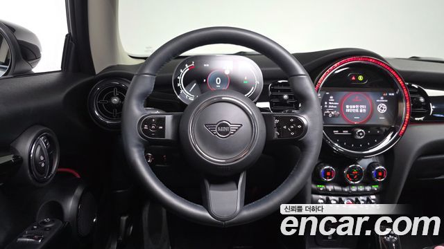MINI Cooper Classic Plus 3rd 2024 — фото 13