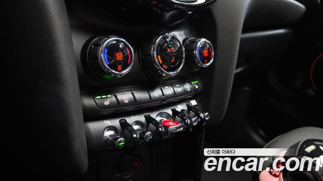 MINI Cooper Classic Plus 3rd 2024 — фото 18