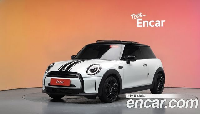 MINI Cooper Classic Plus 3rd 2024 — фото 1