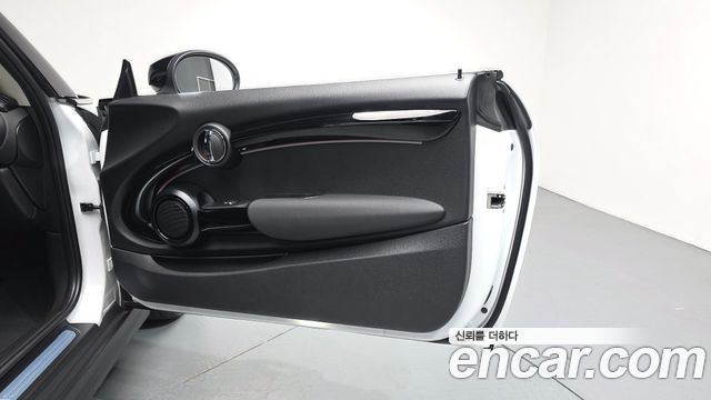 MINI Cooper Classic Plus 3rd 2024 — фото 25