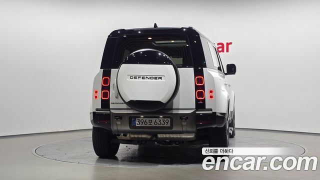 Land Rover Defender (L663) 110 D300 X-Dynamic HSE 2025 — фото 4