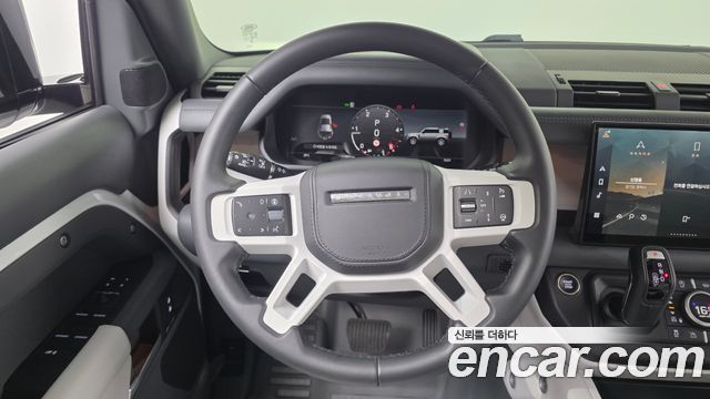 Land Rover Defender (L663) 110 D300 X-Dynamic HSE 2025 — фото 13