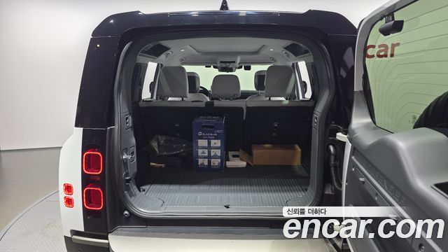 Land Rover Defender (L663) 110 D300 X-Dynamic HSE 2025 — фото 20