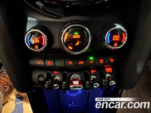MINI Cooper Classic Third Generation 2024 — фото 16