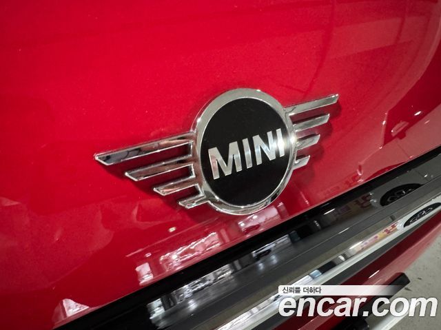 MINI Cooper Classic Third Generation 2024 — фото 17