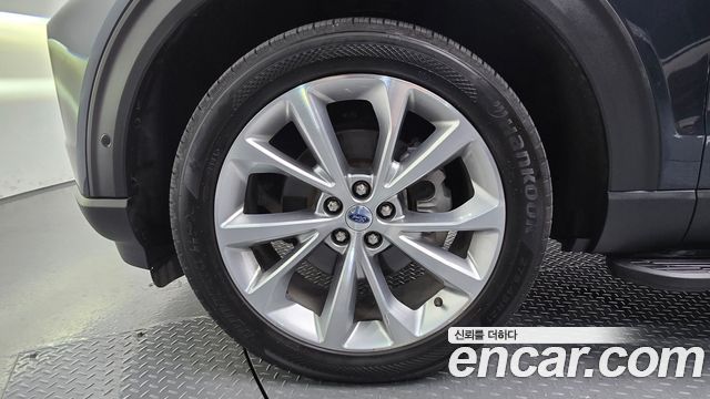 Ford Explorer (VI) 3.0 Platinum 4WD 2022 — фото 5