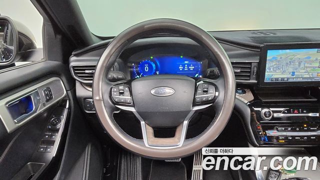Ford Explorer (VI) 3.0 Platinum 4WD 2022 — фото 12