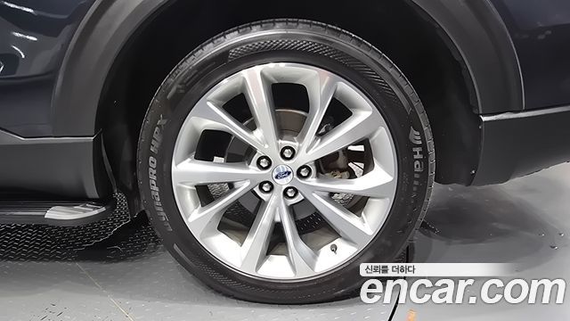 Ford Explorer (VI) 3.0 Platinum 4WD 2022 — фото 21