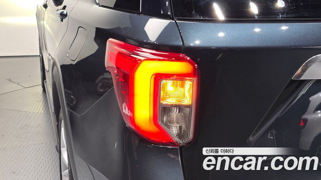 Ford Explorer (VI) 3.0 Platinum 4WD 2022 — фото 23