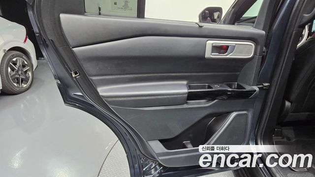Ford Explorer (VI) 3.0 Platinum 4WD 2022 — фото 25