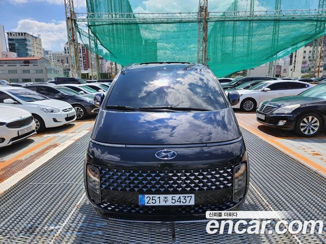 Hyundai Staria 4WD Lounge 7-Seater Inspiration 2022 — фото 2