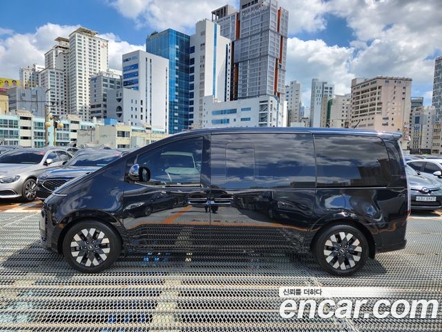 Hyundai Staria 4WD Lounge 7-Seater Inspiration 2022 — фото 3