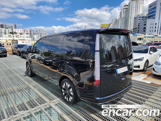 Hyundai Staria 4WD Lounge 7-Seater Inspiration 2022 — фото 4