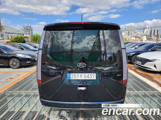 Hyundai Staria 4WD Lounge 7-Seater Inspiration 2022 — фото 5