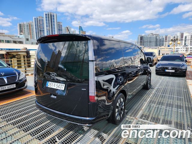 Hyundai Staria 4WD Lounge 7-Seater Inspiration 2022 — фото 6