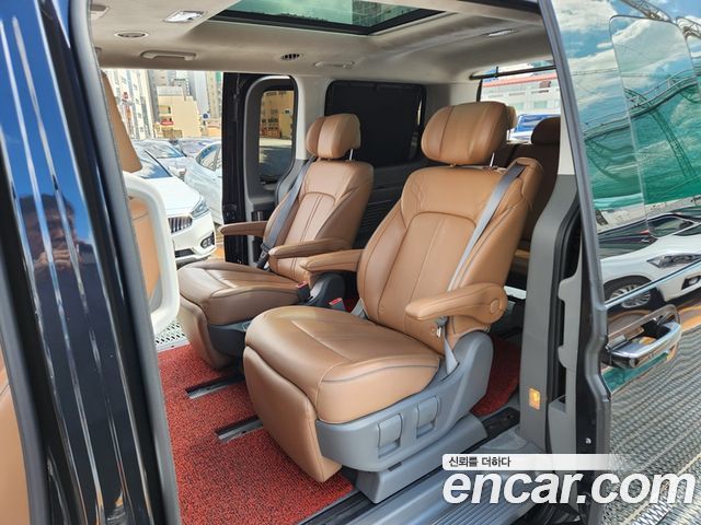 Hyundai Staria 4WD Lounge 7-Seater Inspiration 2022 — фото 17