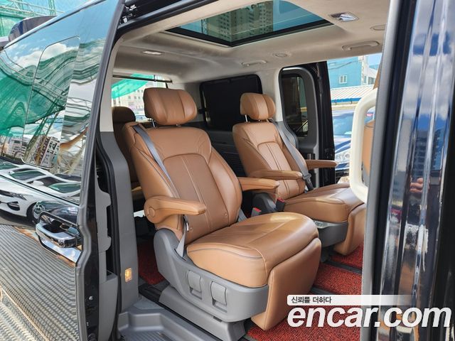 Hyundai Staria 4WD Lounge 7-Seater Inspiration 2022 — фото 19