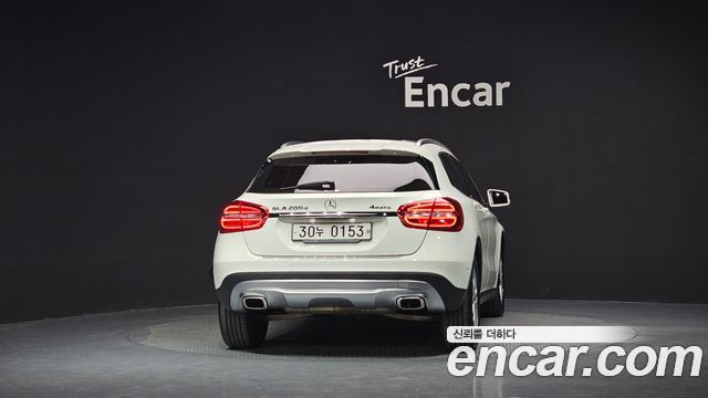 Mercedes-Benz GLA-Class (X156) GLA200 d 4MATIC 2017 — фото 4