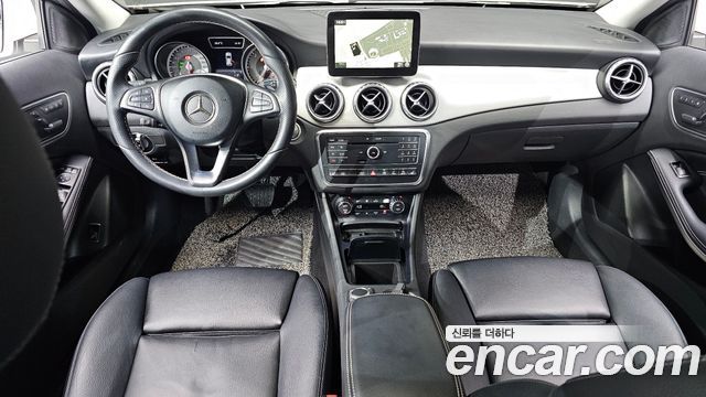 Mercedes-Benz GLA-Class (X156) GLA200 d 4MATIC 2017 — фото 7