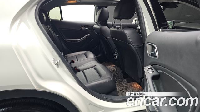 Mercedes-Benz GLA-Class (X156) GLA200 d 4MATIC 2017 — фото 11