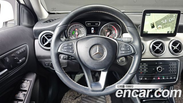 Mercedes-Benz GLA-Class (X156) GLA200 d 4MATIC 2017 — фото 13