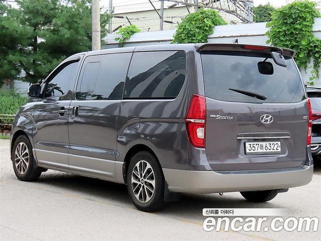 Hyundai Grand Starex Urban 9-Seater Exclusive 2020 — фото 3