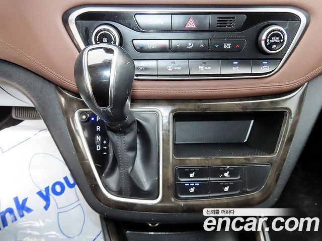 Hyundai Grand Starex Urban 9-Seater Exclusive 2020 — фото 15