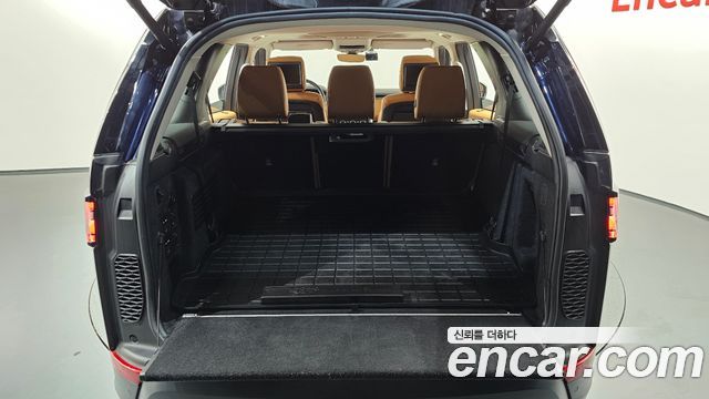 Land Rover Discovery 5 3.0 SD6 HSE Luxury 2019 — фото 19