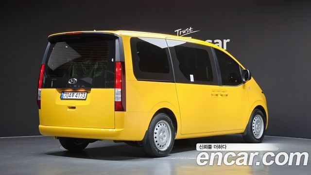 Hyundai Staria Tourer 11-Seater Smart 2023 — фото 2