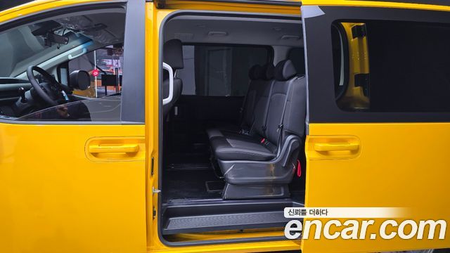 Hyundai Staria Tourer 11-Seater Smart 2023 — фото 15