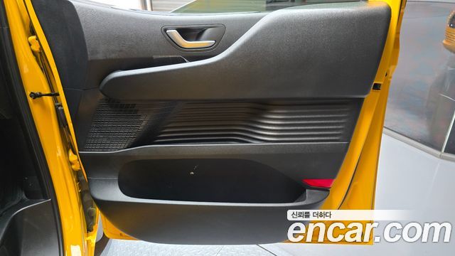 Hyundai Staria Tourer 11-Seater Smart 2023 — фото 31