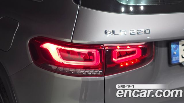 Mercedes-Benz GLB-Class (X247) GLB220 2021 — фото 23