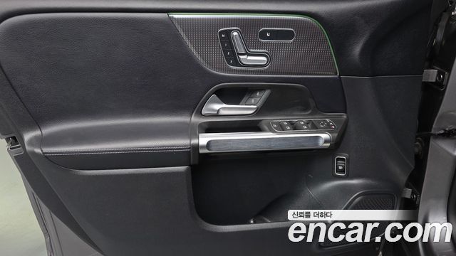Mercedes-Benz GLB-Class (X247) GLB220 2021 — фото 24