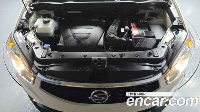 KG Mobility (SsangYong) Korando C 2.0 CVT 2WD Deluxe 2015 — фото 6