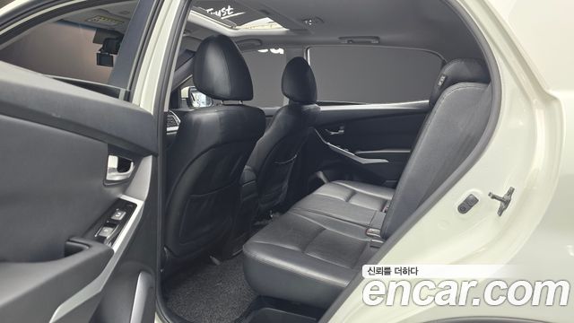 KG Mobility (SsangYong) Korando C 2.0 CVT 2WD Deluxe 2015 — фото 11
