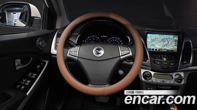 KG Mobility (SsangYong) Korando C 2.0 CVT 2WD Deluxe 2015 — фото 12
