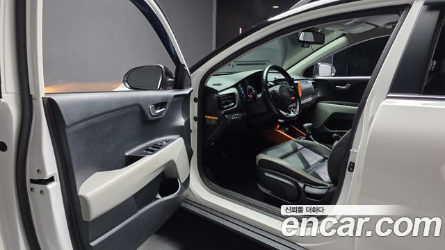 Kia Stonic 1.0 Turbo Prestige 2020 — фото 10