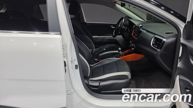 Kia Stonic 1.0 Turbo Prestige 2020 — фото 15