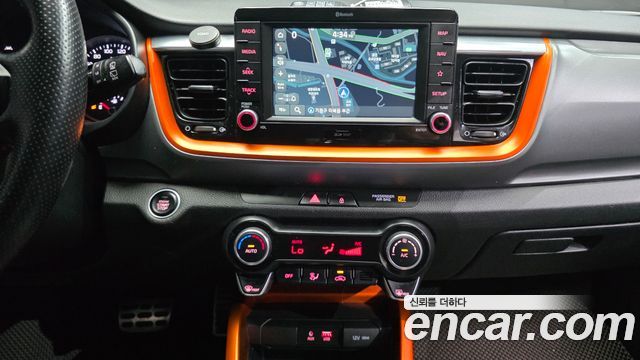 Kia Stonic 1.0 Turbo Prestige 2020 — фото 21