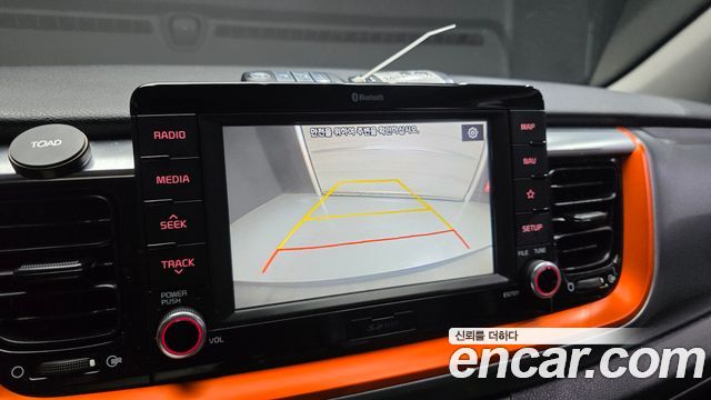Kia Stonic 1.0 Turbo Prestige 2020 — фото 22