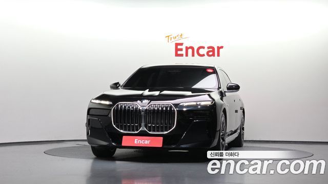 BMW 7 Series (G70) 740i sDrive M Sport 2023 — фото 3