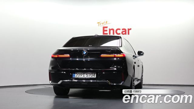 BMW 7 Series (G70) 740i sDrive M Sport 2023 — фото 4