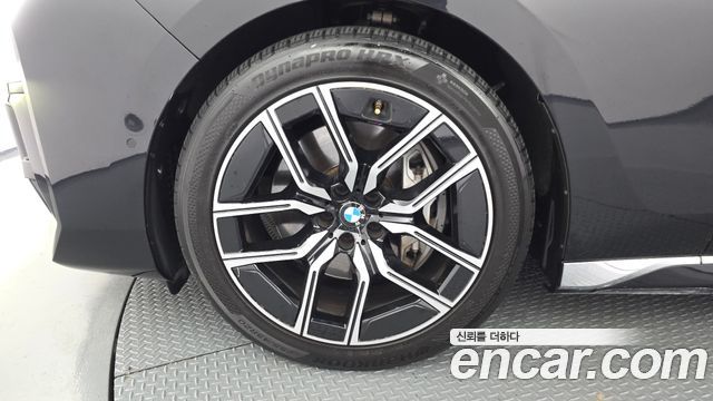 BMW 7 Series (G70) 740i sDrive M Sport 2023 — фото 5