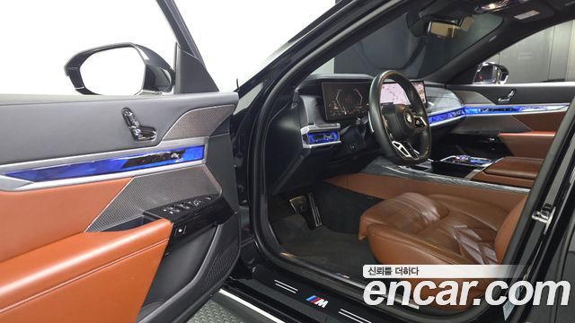 BMW 7 Series (G70) 740i sDrive M Sport 2023 — фото 10