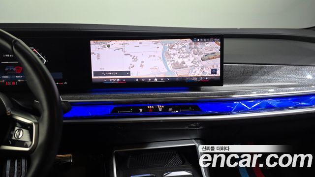 BMW 7 Series (G70) 740i sDrive M Sport 2023 — фото 14