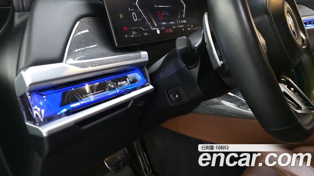 BMW 7 Series (G70) 740i sDrive M Sport 2023 — фото 28